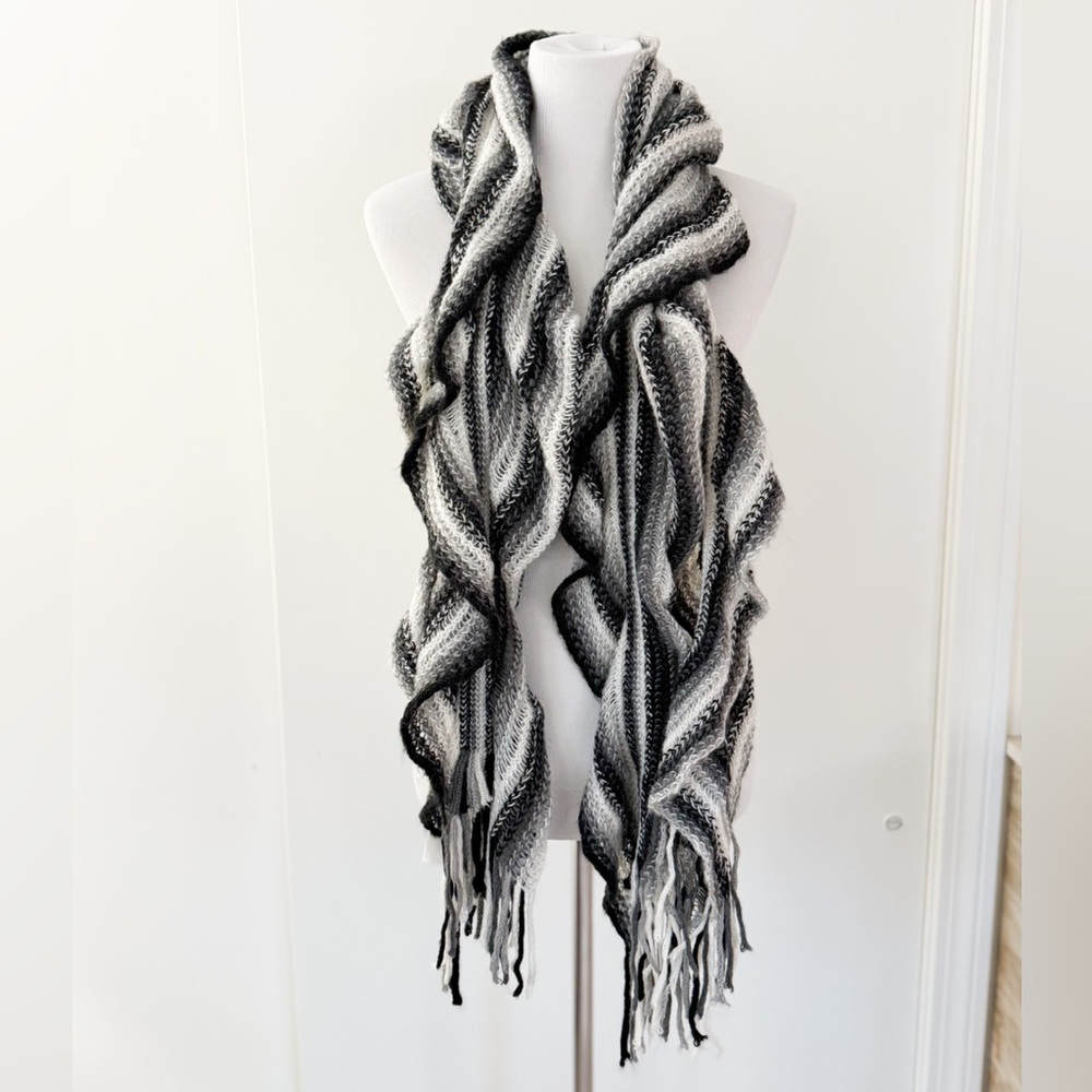 Striped Ruffle Knit Winter Scarf - Picture 2 of 3